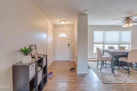 1030 Riverview Ave, Bismarck, ND 58504 photo 3