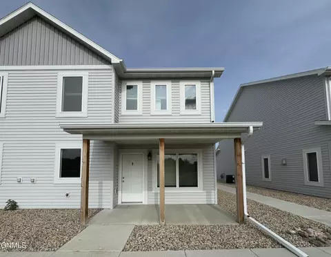 3306 Kenner Loop, Bismarck, ND 58504 photo 1