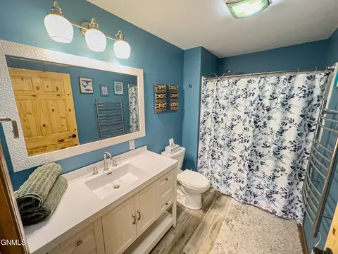 Bath - 12932 Clark Ct, Williston, ND 58801 photo 2 of 3