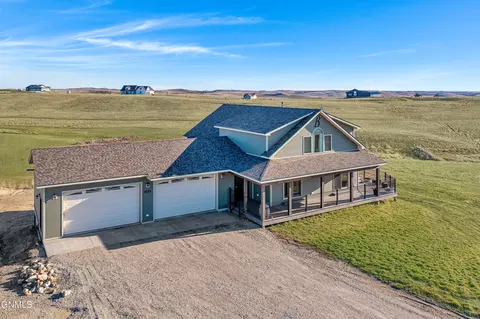Exterior - 12932 Clark Ct, Williston, ND 58801 photo 5 of 6