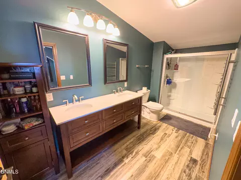 Bath - 12932 Clark Ct, Williston, ND 58801 photo 1 of 3