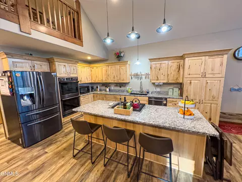 Kitchen - 12932 Clark Ct, Williston, ND 58801 photo 2 of 5