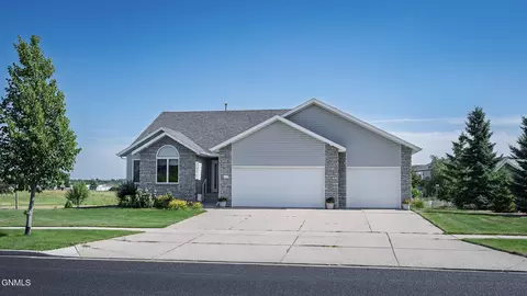 628 Medora Ave, Bismarck, ND 58503