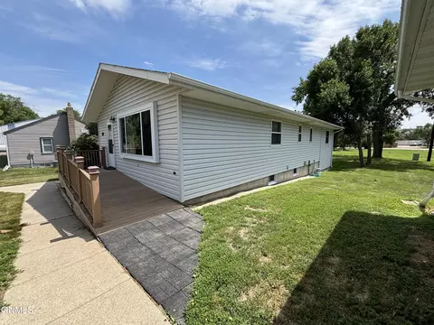 Exterior - 218 1st Ave E, Zap, ND 58580 photo 2 of 13