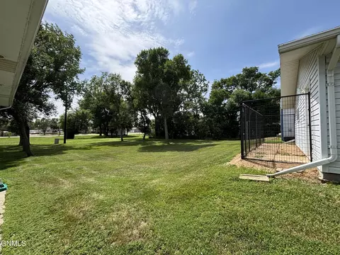 Exterior - 218 1st Ave E, Zap, ND 58580 photo 11 of 13