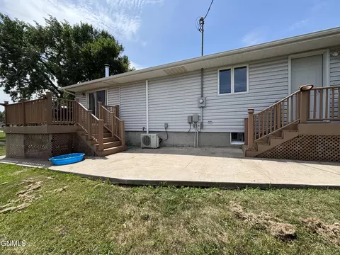 Exterior - 218 1st Ave E, Zap, ND 58580 photo 3 of 13