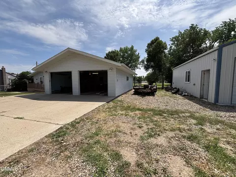 Exterior - 218 1st Ave E, Zap, ND 58580 photo 12 of 13