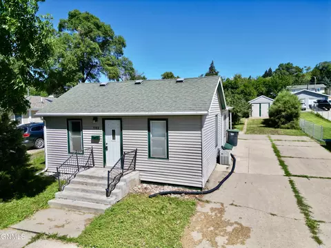 1102 1st St NE, Mandan, ND 58554
