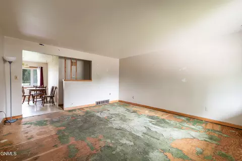 1715 D Ave E, Bismarck, ND 58501 photo 8