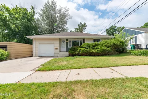 1715 D Ave E, Bismarck, ND 58501