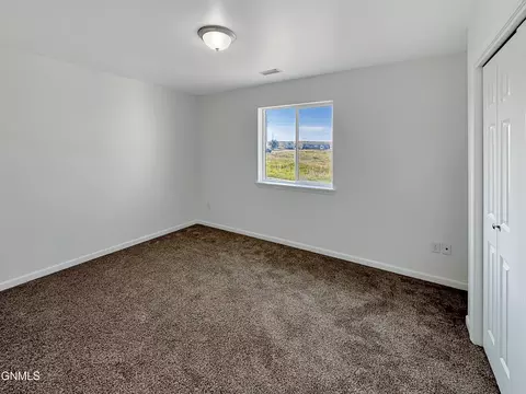 13701 Kristina St, Williston, ND 58801 photo 12