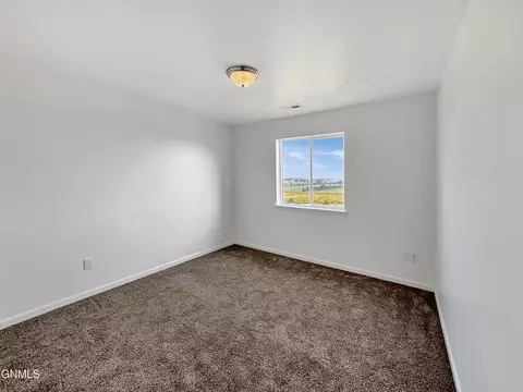 13701 Kristina St, Williston, ND 58801 photo 15