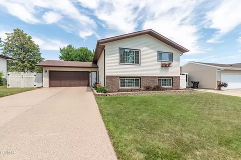 3230 E Avenue C, Bismarck, ND 58501