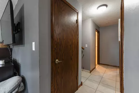 Entry Way - 3230 E Avenue C, Bismarck, ND 58501 photo 4 of 4