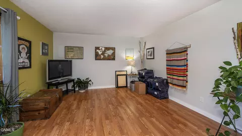 Living - 315 Hwy 25 E, Center, ND 58530 photo 2 of 3