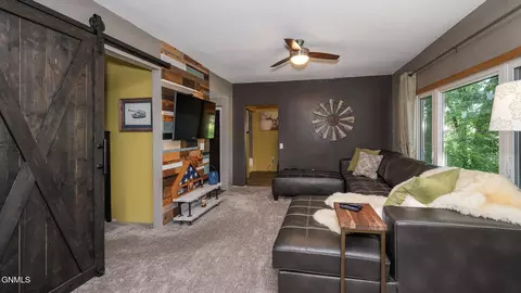 Living - 315 Hwy 25 E, Center, ND 58530 photo 1 of 3