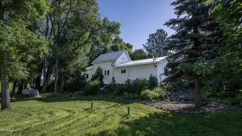 Exterior - 315 Hwy 25 E, Center, ND 58530 photo 8 of 10