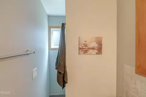Bath - 1909 Divide Ave, Bismarck, ND 58501 photo 2 of 7