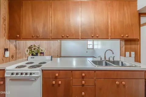 Kitchen - 1909 Divide Ave, Bismarck, ND 58501 photo 1 of 8