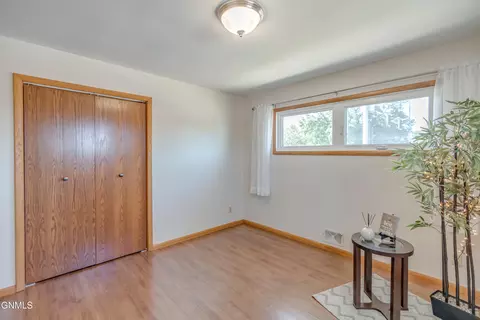 Bedroom - 1909 Divide Ave, Bismarck, ND 58501 photo 6 of 7