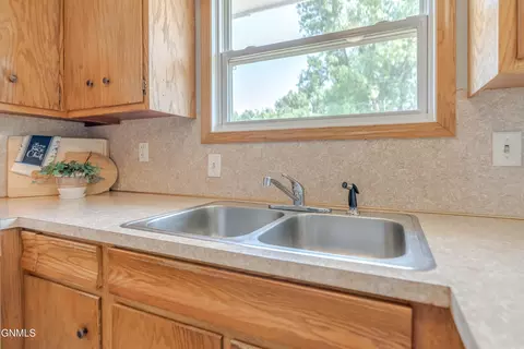 Kitchen - 1909 Divide Ave, Bismarck, ND 58501 photo 5 of 8