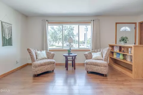 Living - 1909 Divide Ave, Bismarck, ND 58501 photo 3 of 4