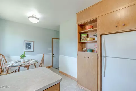 Kitchen - 1909 Divide Ave, Bismarck, ND 58501 photo 4 of 8
