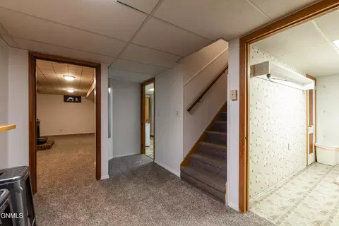 2128 E Avenue Ave E, Bismarck, ND 58501 photo 14
