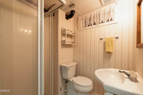 2128 E Avenue Ave E, Bismarck, ND 58501 photo 20