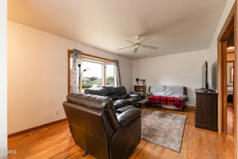 2128 E Avenue Ave E, Bismarck, ND 58501 photo 4