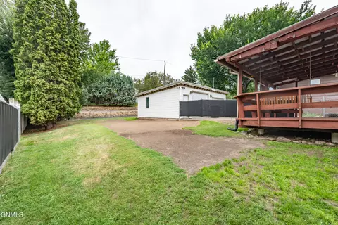 2128 E Avenue Ave E, Bismarck, ND 58501 photo 22
