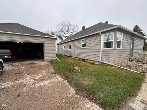 Other - 402 Brewster St E, Harvey, ND 58341 photo 2 of 9