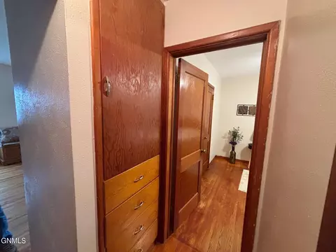 Entry Way - 402 Brewster St E, Harvey, ND 58341 photo 1 of 1