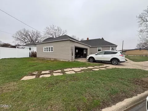 Other - 402 Brewster St E, Harvey, ND 58341 photo 3 of 9