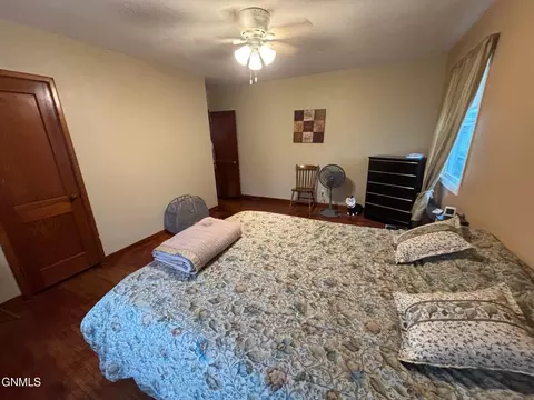 Bedroom - 402 Brewster St E, Harvey, ND 58341 photo 2 of 5