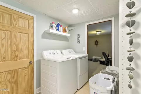 815 1st Ave E, Williston, ND 58801 photo 26