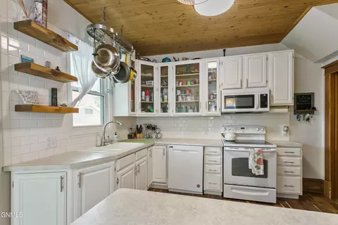 815 1st Ave E, Williston, ND 58801 photo 13