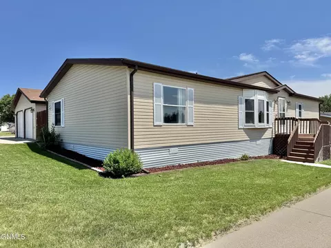 4501 Gates Dr, Bismarck, ND 58503
