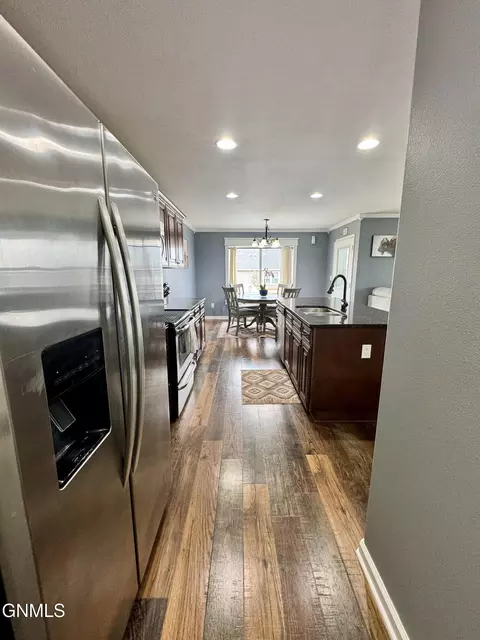 5809 Vanessa Ave, Williston, ND 58801 photo 14