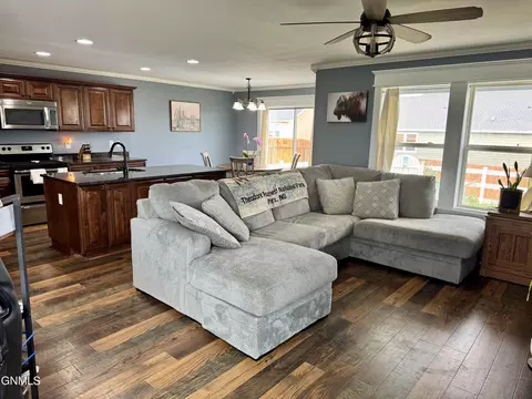 5809 Vanessa Ave, Williston, ND 58801 photo 5