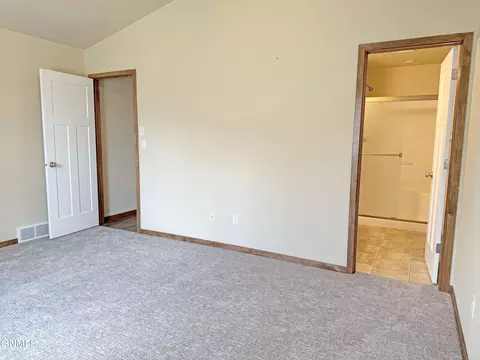 5000 Weyburn Dr, Bismarck, ND 58503 photo 17