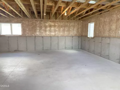 5000 Weyburn Dr, Bismarck, ND 58503 photo 36