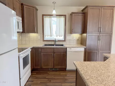 5000 Weyburn Dr, Bismarck, ND 58503 photo 11