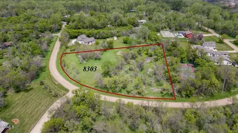 8303 Briardale Loop, Bismarck, ND 58504 photo 2