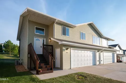 1003 Bremner Ave, Bismarck, ND 58503