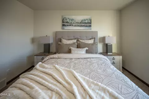 Bedroom - 1003 Bremner Ave, Bismarck, ND 58503 photo 6 of 13