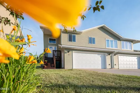 Exterior - 1003 Bremner Ave, Bismarck, ND 58503 photo 2 of 14