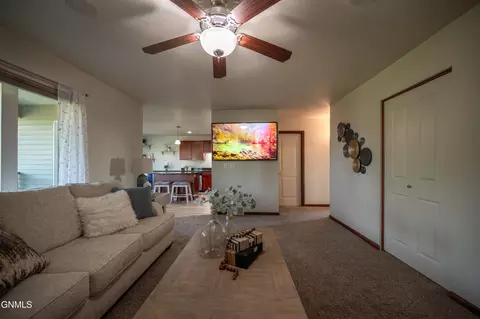 Living - 1003 Bremner Ave, Bismarck, ND 58503 photo 6 of 10