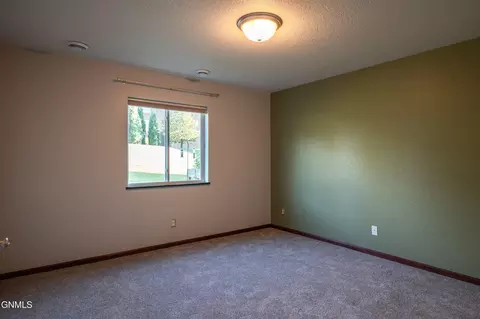 Bedroom - 1003 Bremner Ave, Bismarck, ND 58503 photo 12 of 13