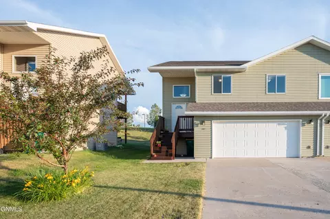 Exterior - 1003 Bremner Ave, Bismarck, ND 58503 photo 4 of 14